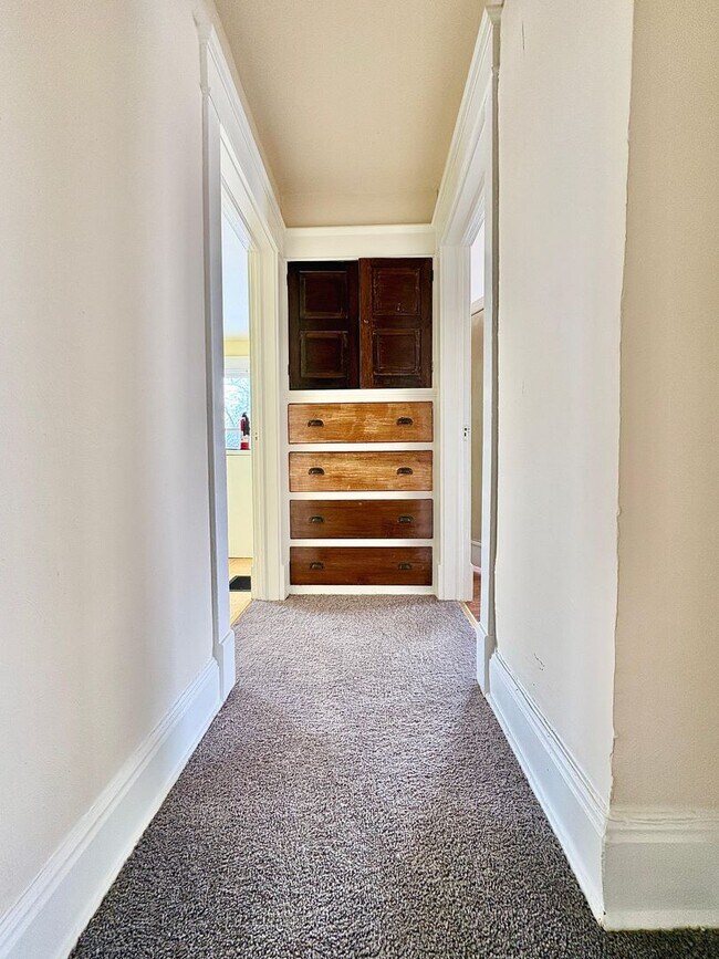 Building Photo - 1425 Miami St