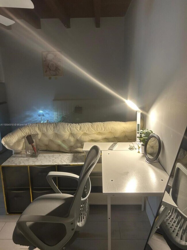 Building Photo - 6431 SW 64th Ct