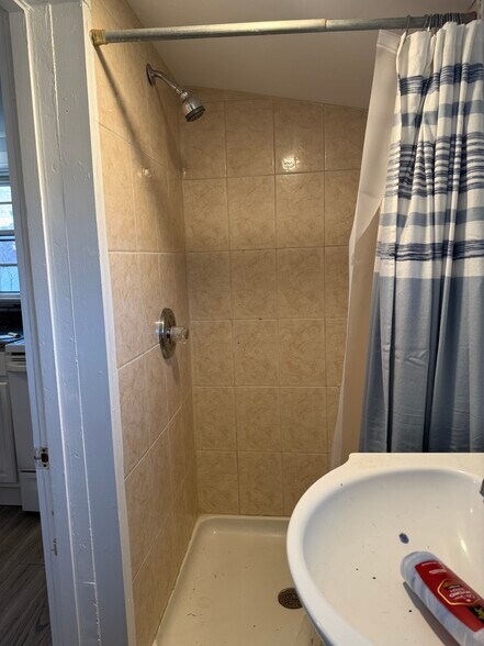 Building Photo - 106 Wall St