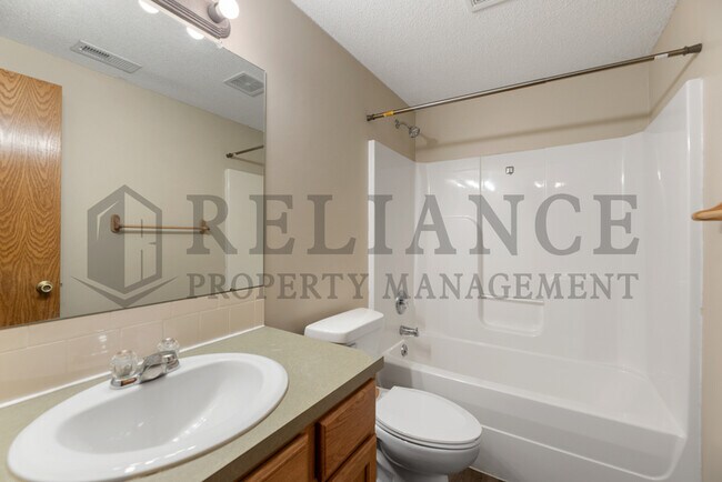 Building Photo - 1349 N Aksarben Ct