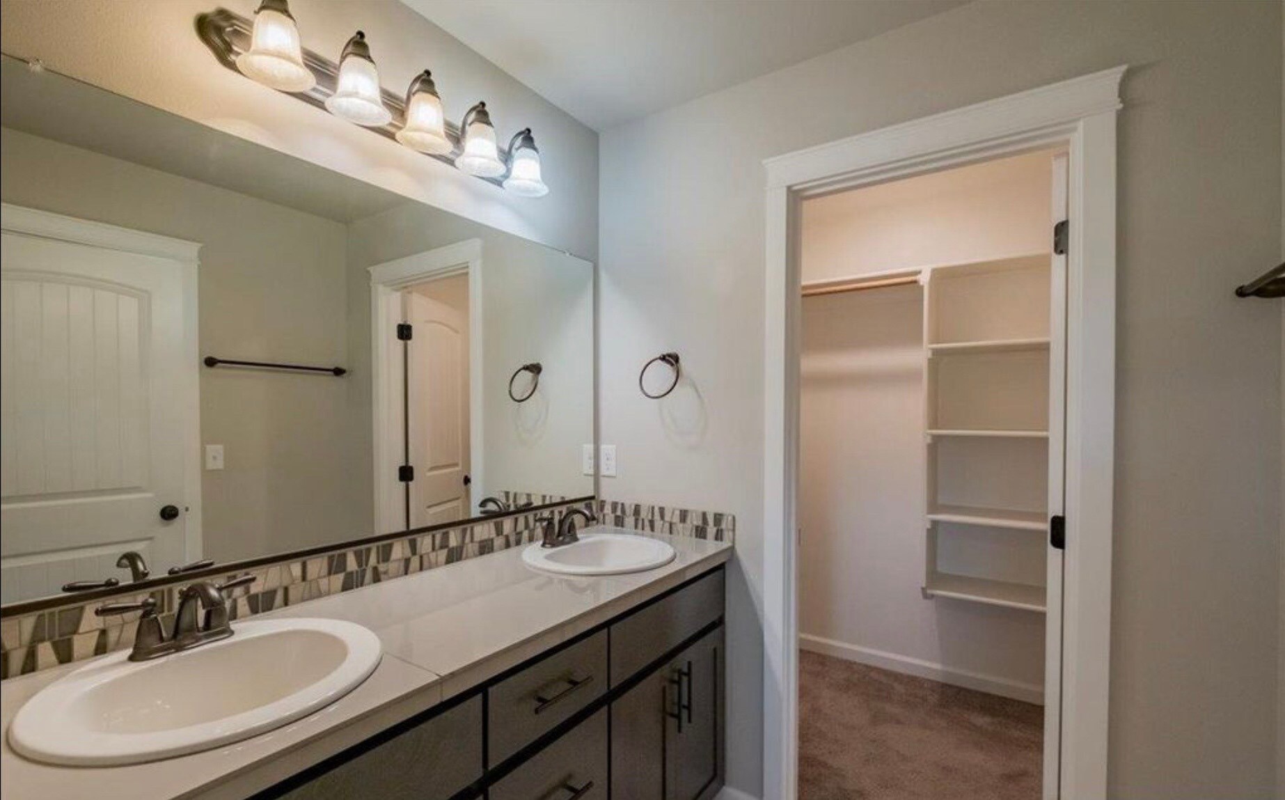 Building Photo - 4164 Sagecrest Dr NE