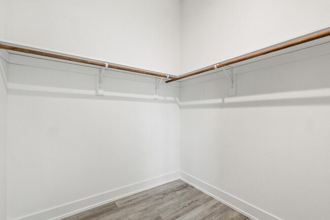Building Photo - 228 E Brown St
