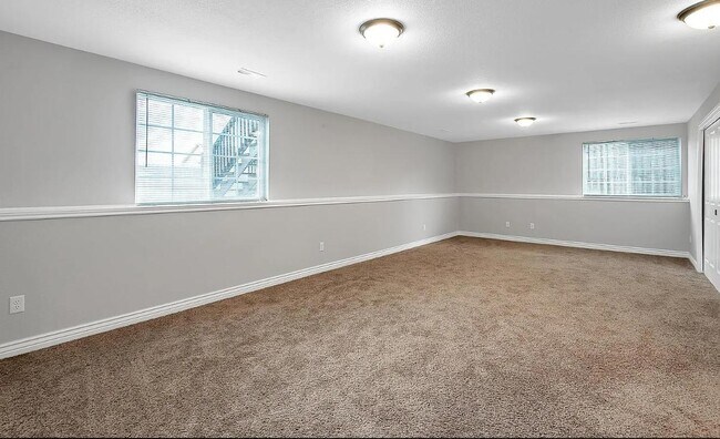 Building Photo - 715 Cherrywood Cir