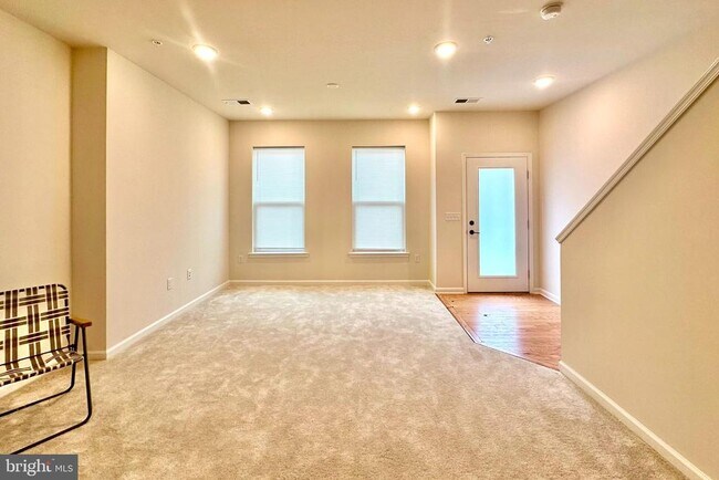 Building Photo - 1212 Parker Blvd