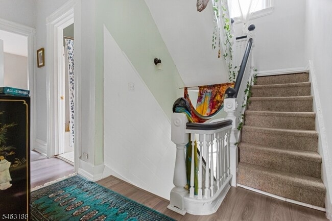 Building Photo - 298 Carmita Ave