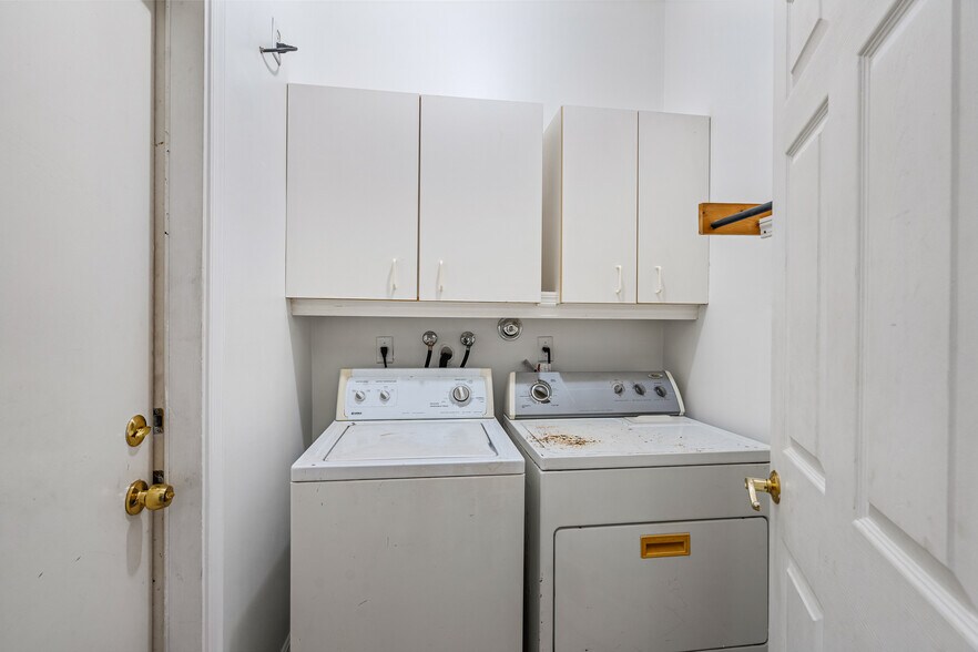 Building Photo - 1242 Olympic Cir