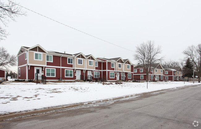 Ewing Square Apartments - Ewing Square Townhomes