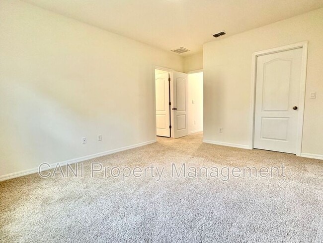 Building Photo - 230 Reena Dr