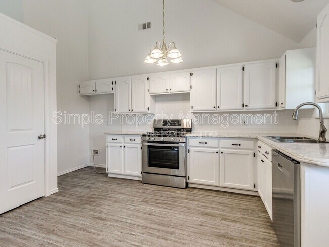 Building Photo - 1603 SW 23rd St