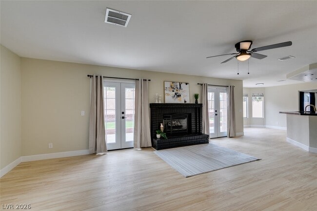 Building Photo - 821 Long Branch Dr