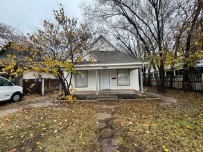 Building Photo - $1195- 3 room 2 bath - Single Family Home locate in the South Central Neighborhood