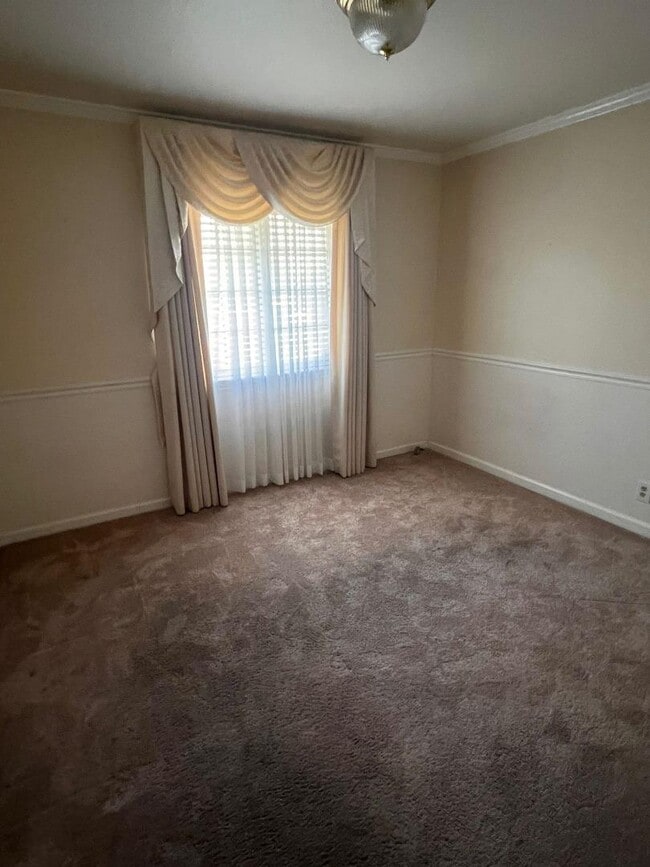 Building Photo - 2488 Shilshone Cir