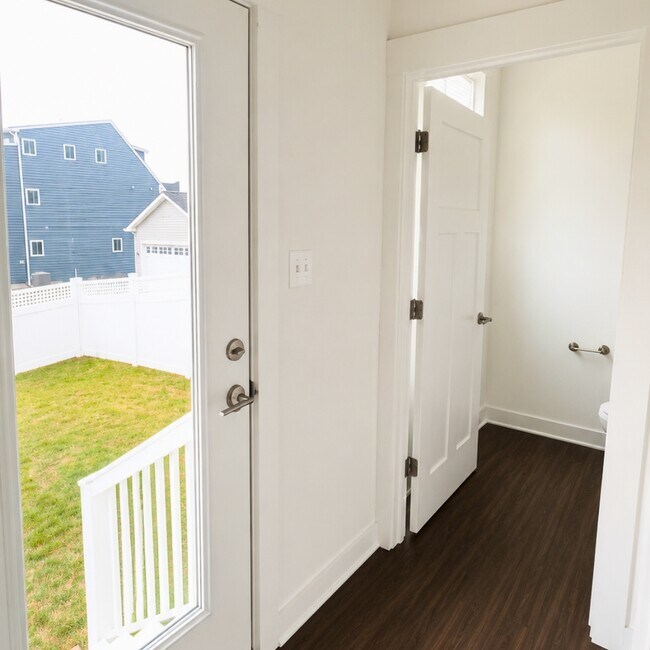 Building Photo - 1206 Marsalis Pl