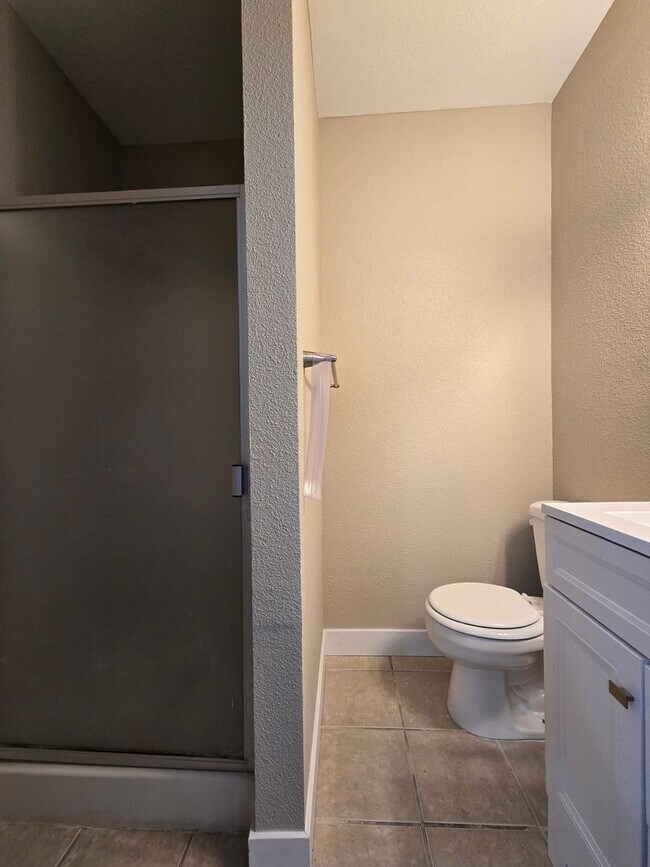 Building Photo - A Fabulous 4 Bedroom Single Story Home in East Las Vegas