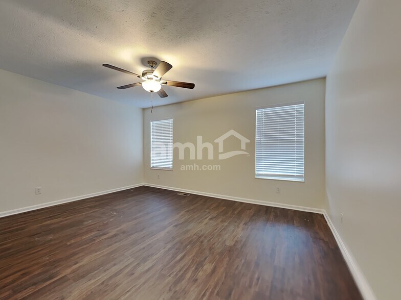 Building Photo - 1048 Reveres Run