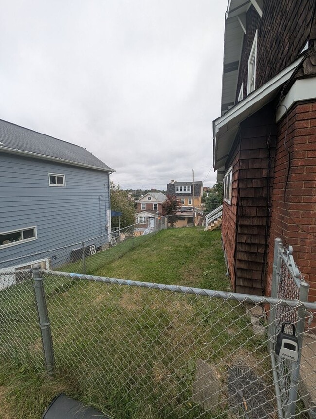 Building Photo - 107 Merritt Ave