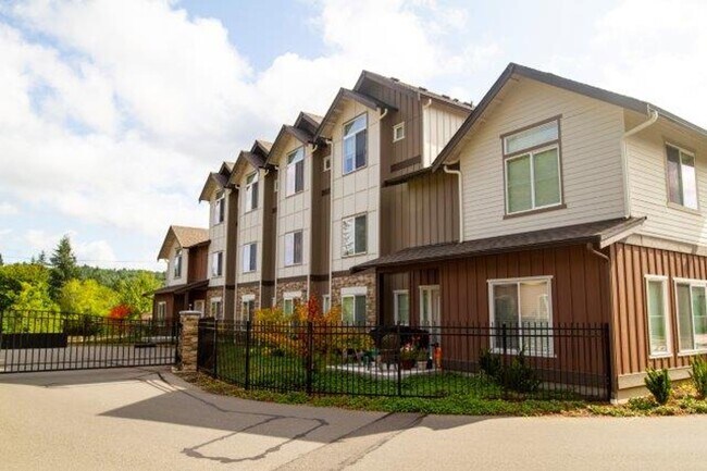 Building Photo - 2 bedroom 1 Bath top floor!  Move in 5/17/...