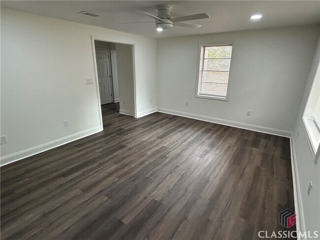 Building Photo - 148 Johnson Dr