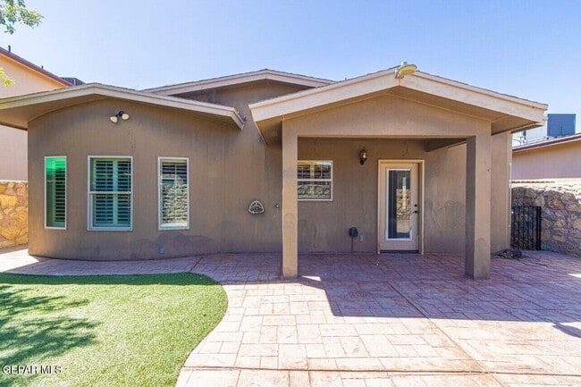 Building Photo - 3824 Loma Brisa Dr