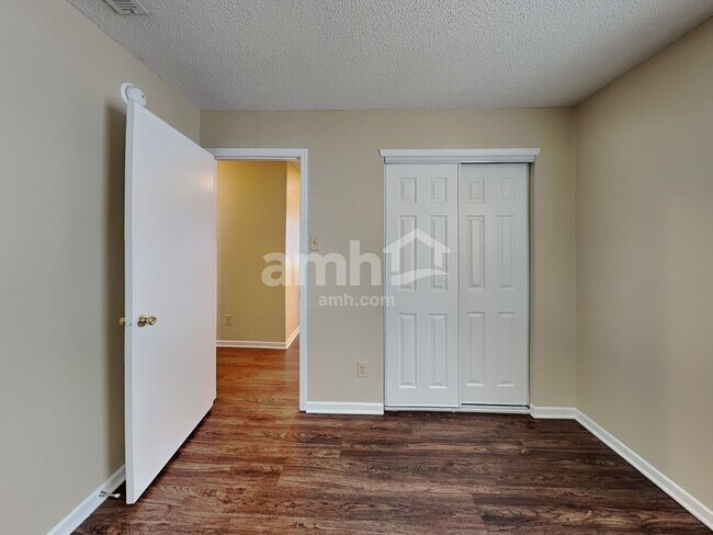 Building Photo - 10845 Albertson Dr