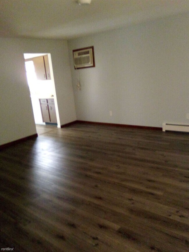 Building Photo - 2 br, 1 bath Duplex - 6111 Weiss St