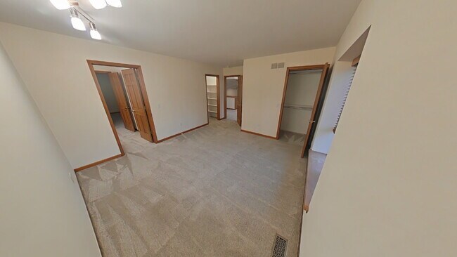 Building Photo - 1449 Ridge Ct