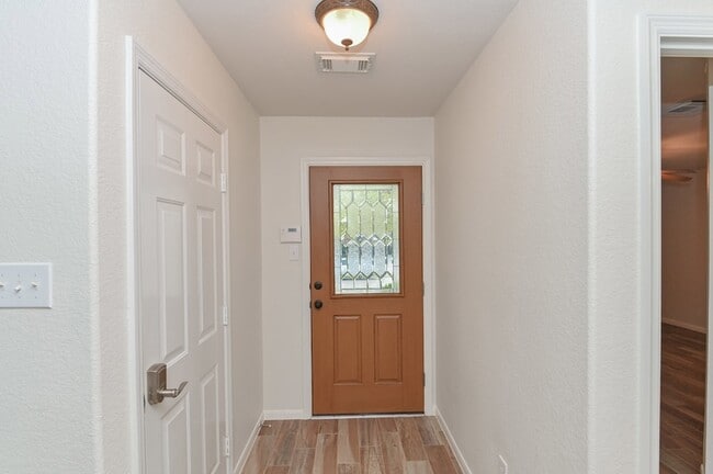 Building Photo - 4022 Mt Everest Way
