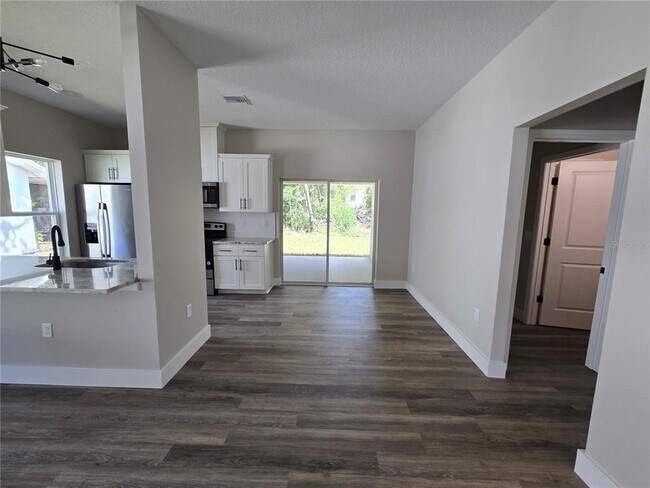 Building Photo - 7435 Mead Dr