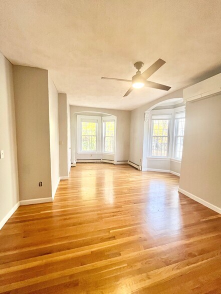 Building Photo - 120 Highland St