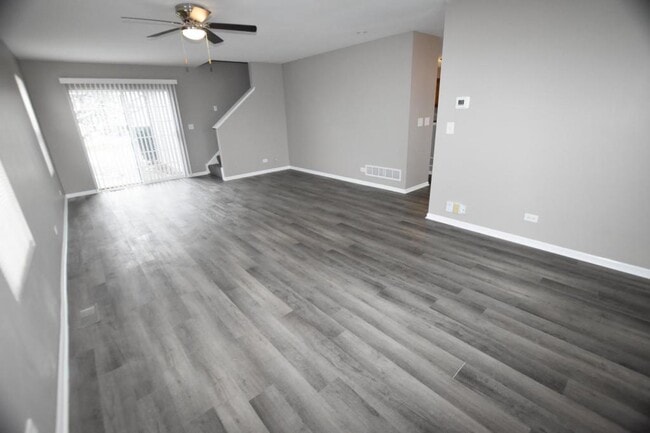 Building Photo - 24 Waterbury Cir