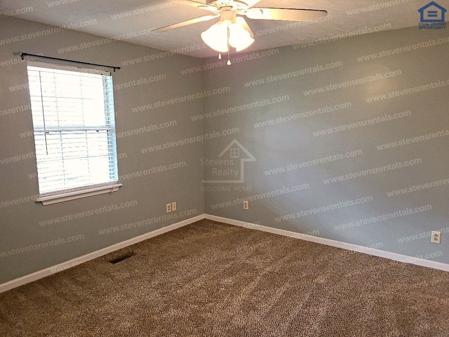 Building Photo - 3547 Southmeade Dr