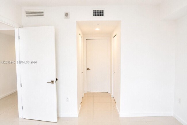 Building Photo - 5300 Paseo Blvd