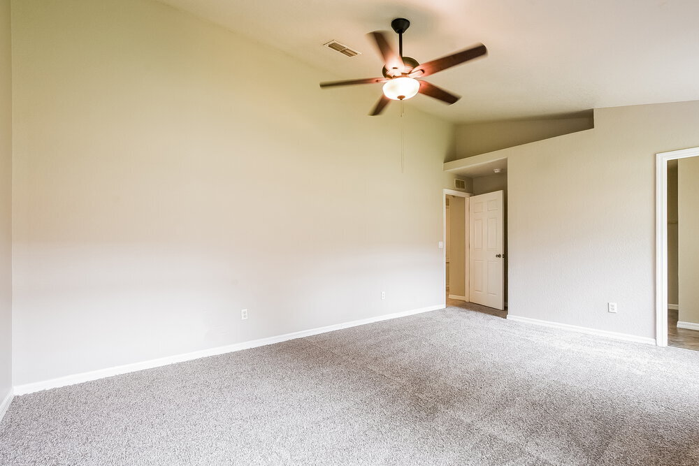 Building Photo - 5420 Blue Grass St
