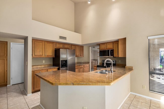 Building Photo - 10060 E San Bernardo Dr