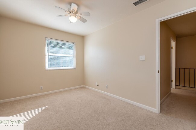 Building Photo - Cozy 3 Bed 1.5 Bath Town Home w/ Private Patio