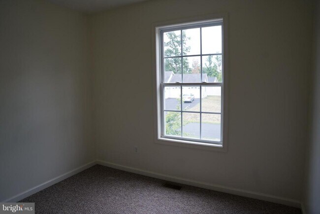 Building Photo - 153 Sinker Dr