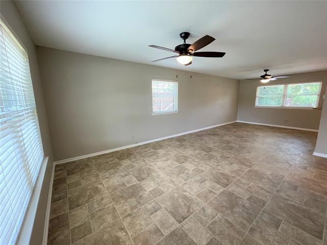 Building Photo - 2317 English Dr