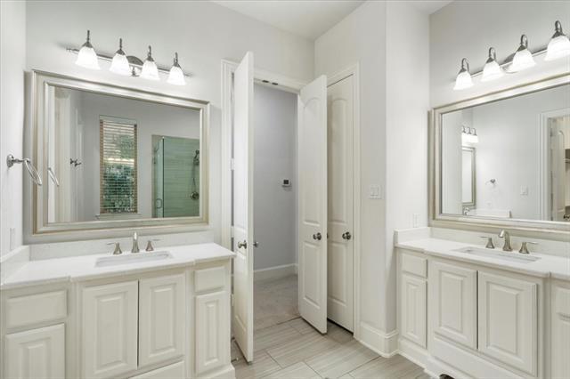 Building Photo - 910 Ontzlake Dr