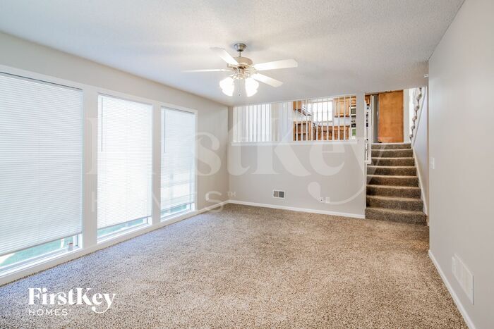Building Photo - 812 Emerson Dr