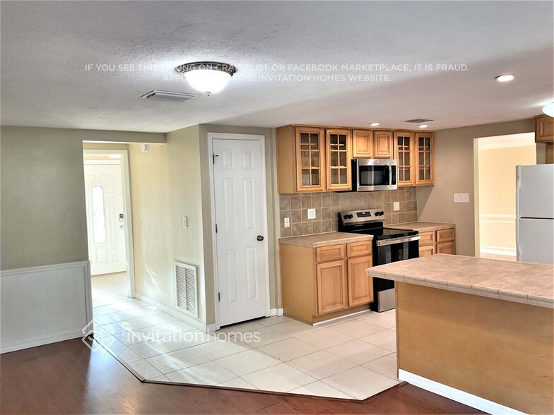 Building Photo - 3537 Springfield Dr