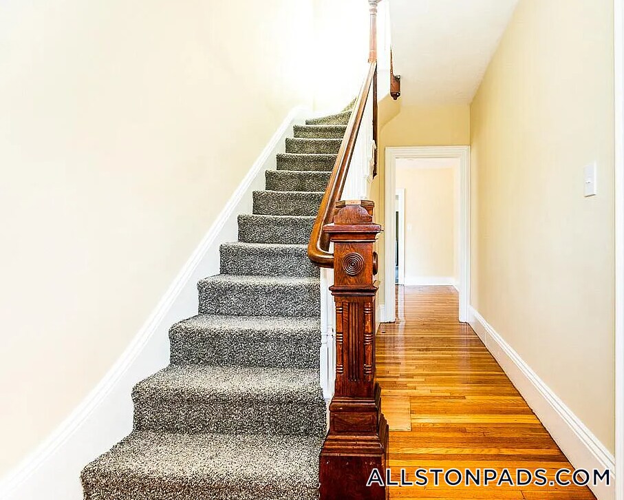 Building Photo - 36 Pratt St