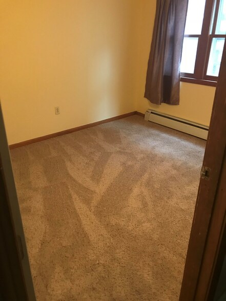 back bedroom - 192 Park St