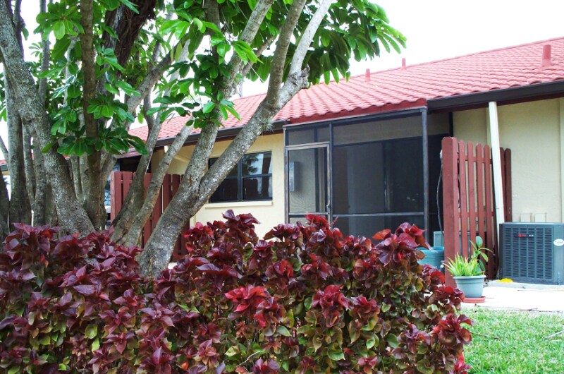 Building Photo - 2009 Pine Isle Ln