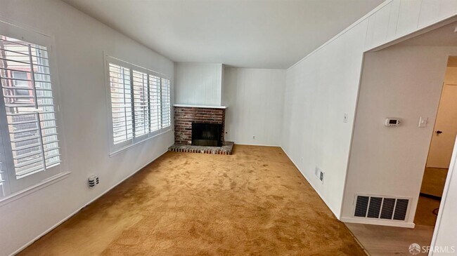 Building Photo - 52 Genoa Pl
