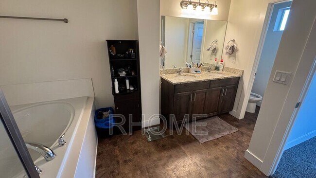 Building Photo - 8044 N Clydesdale Dr