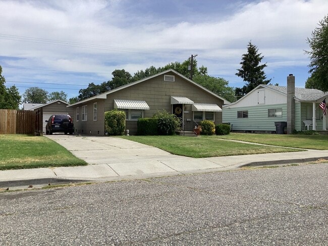 Building Photo - 1210 Potter Ave