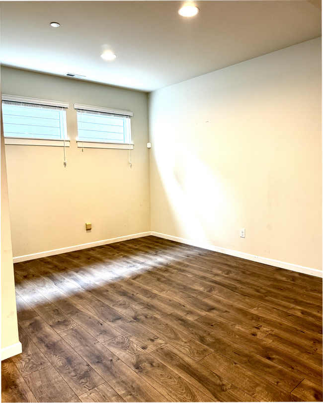 Building Photo - Charming 4-Bedroom Home in the Heart of University Place