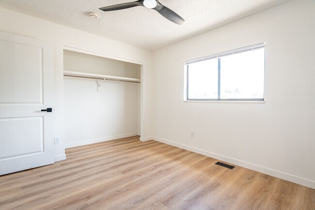 Building Photo - 3238-D 1/4 D 1/4 Rd