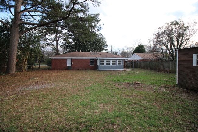 Building Photo - 3739 Honeysuckle Ct