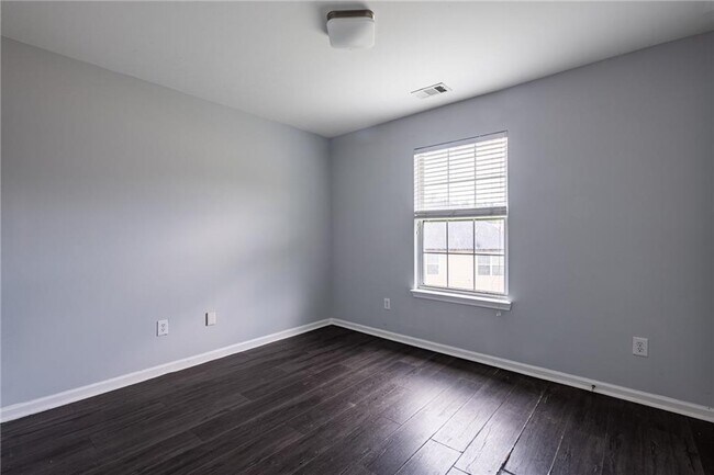 Building Photo - 7702 Parkside Dr